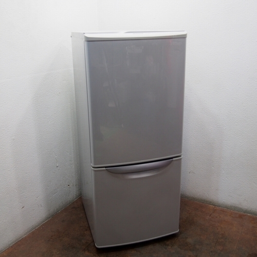 一人暮らしに最適サイズ 2ﾄﾞｱ冷蔵庫 135L 頑丈ガラス棚 AL70