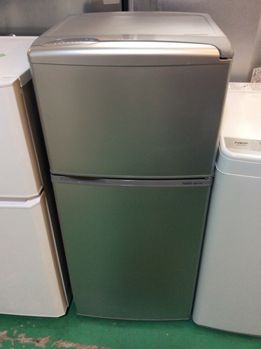 【送料設置無料・半年保証】2014年製 冷蔵庫 AQUA AQR-111D