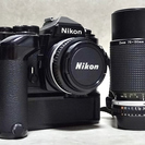 美品のNikon FE2 レンズ二本とモータードライブ付き 動作品