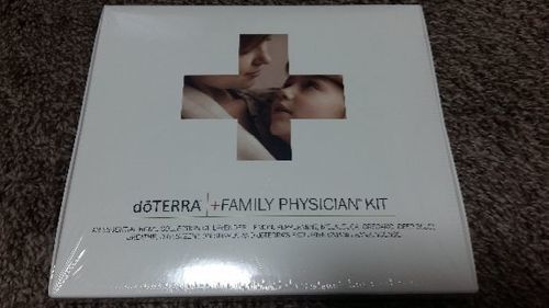 【送料無料】新品doTERRA ホームドクターキット/アロマオイル