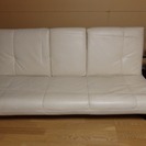 白のソファーベッド　