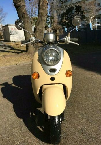 優れたエンジン。ヤマハ、ビノ、水冷バイク。 12306 km。