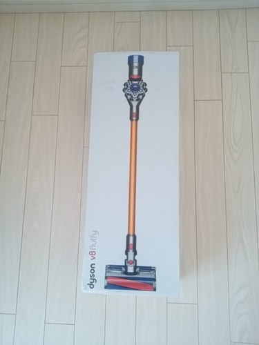 【新品未開封】　ダイソン　Dyson V8 fluffy