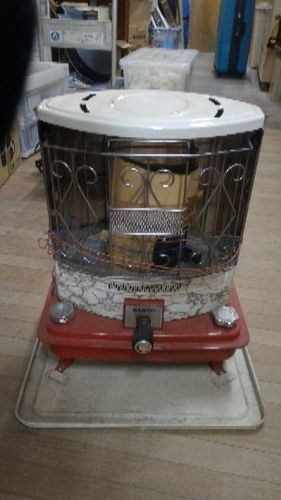 レトロな昭和の石油ストーブ