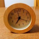 ●交渉中●シンプルな木製の置き時計