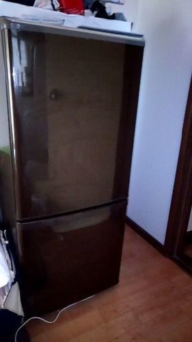 2011年パナソニック　冷蔵庫　138L　茶色