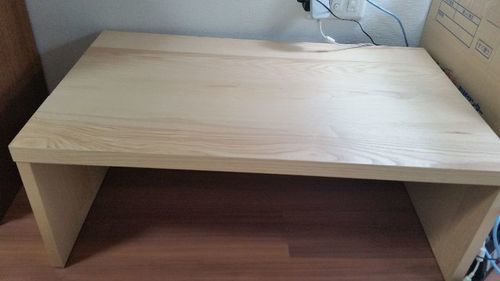 ほとんど未使用のローテーブルです