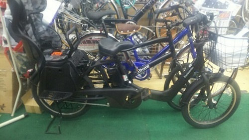 中古車出ました！！　　Panasonic　ギュットアニーズDX　2016モデル　黒　　12Ah　ほぼ新品