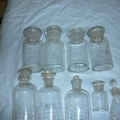 レトロなガラス瓶（薬品瓶・9本）