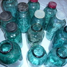 レトロな緑ガラス瓶（薬品瓶・13本）