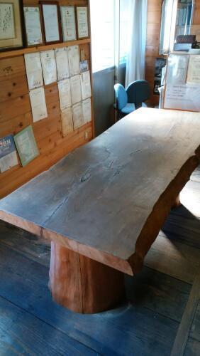 【1月いっぱい！】一枚板のテーブル！カフェやレストランにピッタリ！