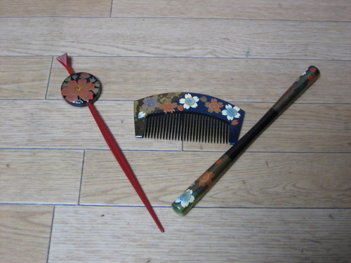 外人さんへのお土産にも！櫛　かんざしなど中古3点