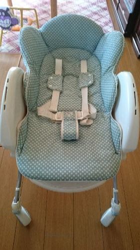 ハイ\u0026ローチェア 手動タイプ 付属テーブルもあります