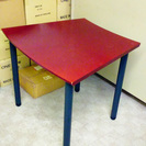 赤いミニテーブル