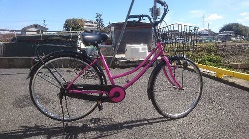 自転車ピンクと黒のツートン