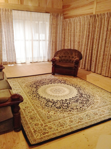 絨毯 去年購入　ペルシャ風