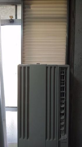 コロナ窓用エアコン(新品同様)(休止します)