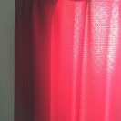 赤いカーテン