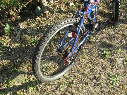 自転車26インチ シマノ18段変速 フロントサスペンション Vブレーキ 