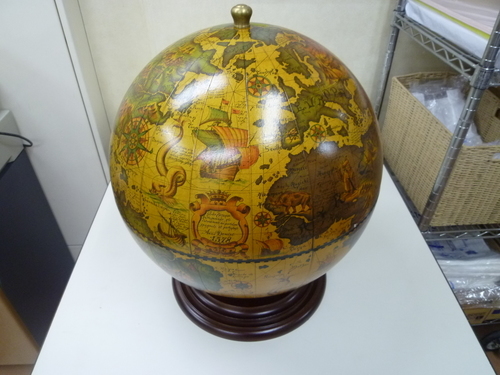 J030 地球儀型ﾜｲﾝﾎﾞﾄﾙｷｬﾋﾞﾈｯﾄ