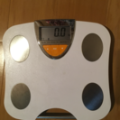 体脂肪率も測れる、体重計