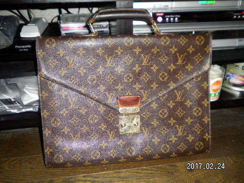正規ヴィトンブリーフケース中古