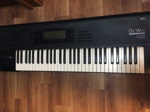 シンセサイザー KORG 01/W FD (中古)