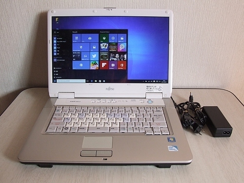 Fujitsu LIFEBOOK NF/ER タッチパネル　ノートパソコン