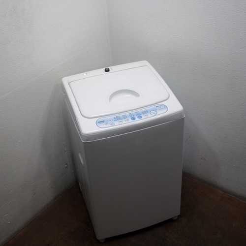 一人暮らしに最適サイズ 4.2kg 洗濯機 BS24