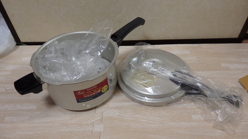 【新品】☆パール金属圧力鍋☆