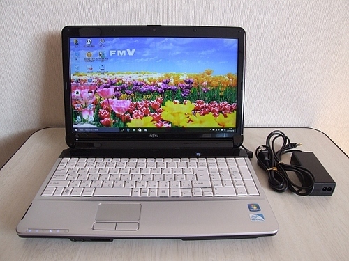 Fujitsu LIFEBOOK AH42/C ノートパソコン 2