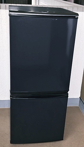 『シャープ』冷凍冷蔵庫１３７L☆２０１１年製☆近隣の方には無料搬送いたします。