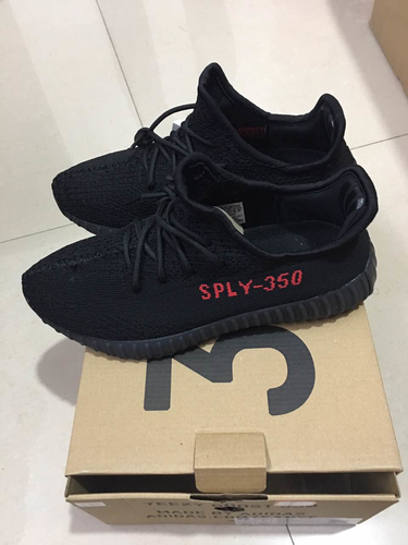 スニーカー YEEZY BOOST350v2