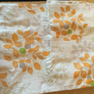 オレンジ花柄のオシャレなカーテン