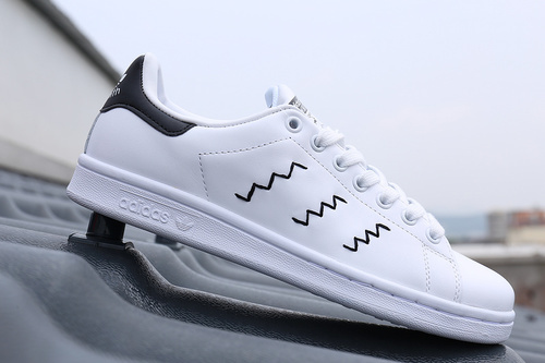 アディダス　Adidas　Stan　Smith
