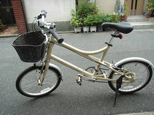 無料配達地域あり、人気のルイガノmv１、外装7段変速、アイボリーの整備した自転車を自転車出張修理店グッドサイクルが出品