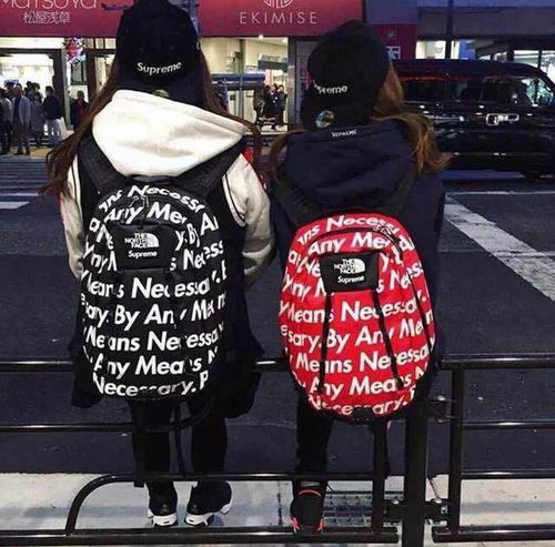 新作　新品　セール中　黒色★送料込み★supreme ウエストバック 2017SS