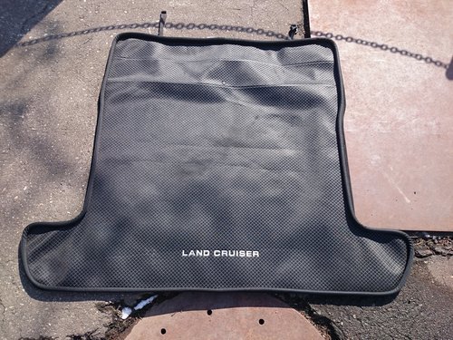 ランドクルーザー 0 純正オプション ラゲージソフトトレイ 防水 ラゲッジマット Used ぷぅ 帯広のアクセサリーの中古あげます 譲ります ジモティーで不用品の処分