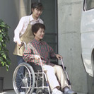 介護タクシーの2人同乗（専属ドライバーと専属介護士）が通院及び院内の介助サポートの画像
