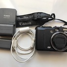 キャノンのデジタルカメラ パワーショット 点セット バッテリーチャージャー バッテリー 個 ケーブル 純正ストラップ、試着室で合わせている様子での様子