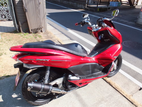美品希少低走行ｐｃｘ１２５ｊｆ２８前期タイ仕様マフラーカスタム速いと思います自賠責２９年６月付き中古です Pcx125 Bunponc 志木のホンダの中古あげます 譲ります ジモティーで不用品の処分
