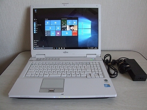 Fujitsu FMV-BIBLO NF/D55 ノートパソコン