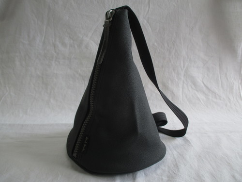 (B-145)Paul Smith 三角　ショルダーバック　ブラック