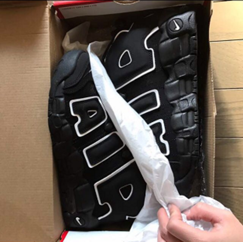 ナイキ エア モア アップテンポ モアテン