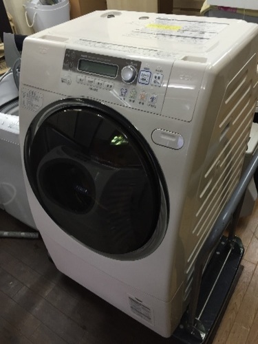 （取引中）2011年 SANYO 9kg ドラム式洗濯乾燥機 売ります