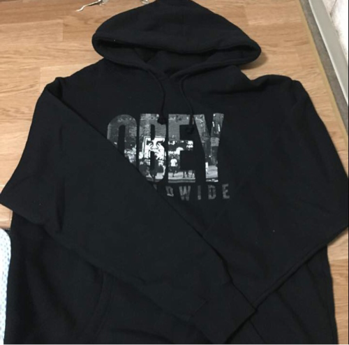 ✨OBEYパーカー✨