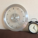 IKEA 掛時計とアナログ目覚まし時計