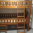 木製　子供用二段ベッドです。