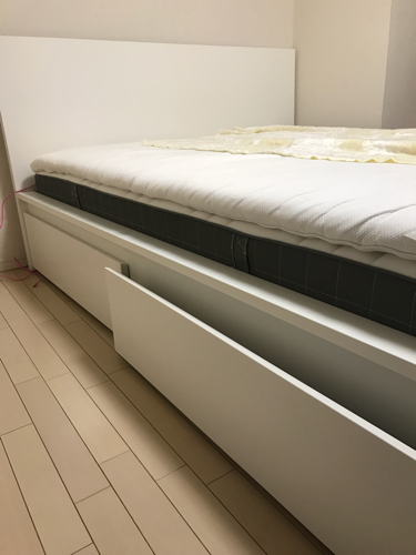IKEA ベッド クイーン〜キングサイズ 白色