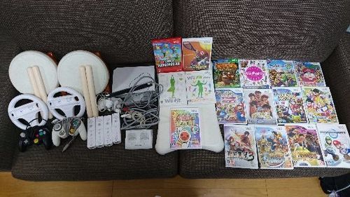 Wii本体+ソフト17本+コントローラ他付属品